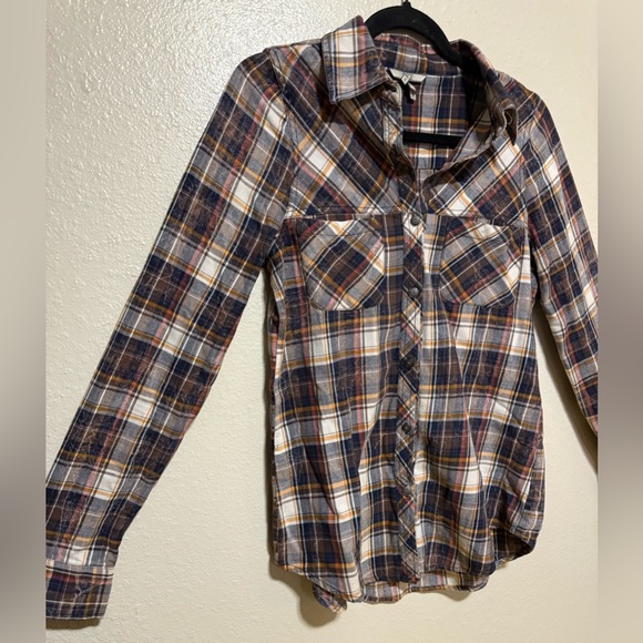 BKE Plaid Flannel Button-Up Long Sleeve Shirt | Top - Picture 3 of 4